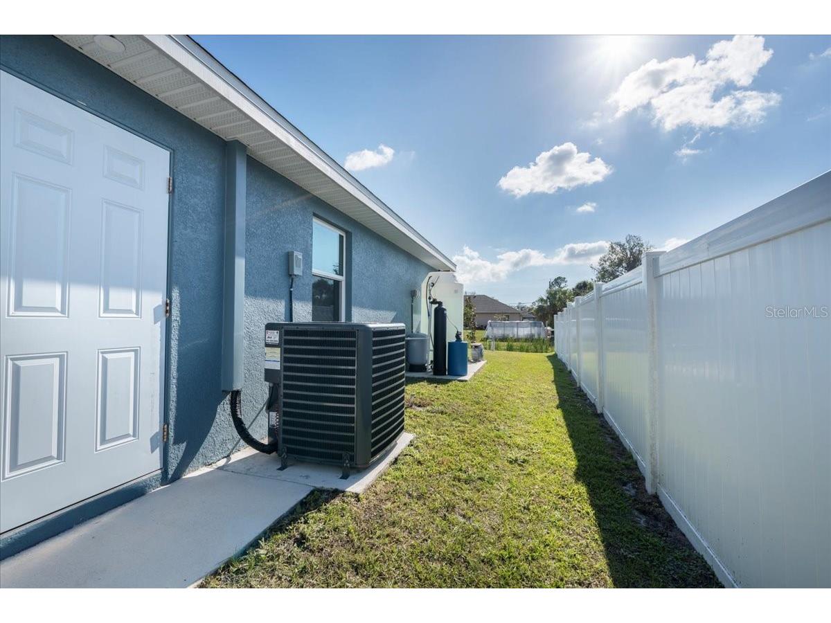 2405 Vancouver Lane North Port FL 34286 C7526169 image25