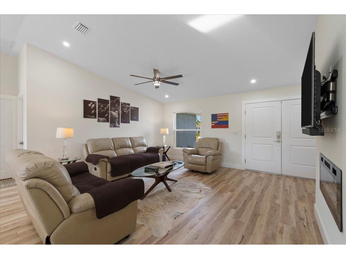 2405 Vancouver Lane North Port FL 34286 C7526169 image7