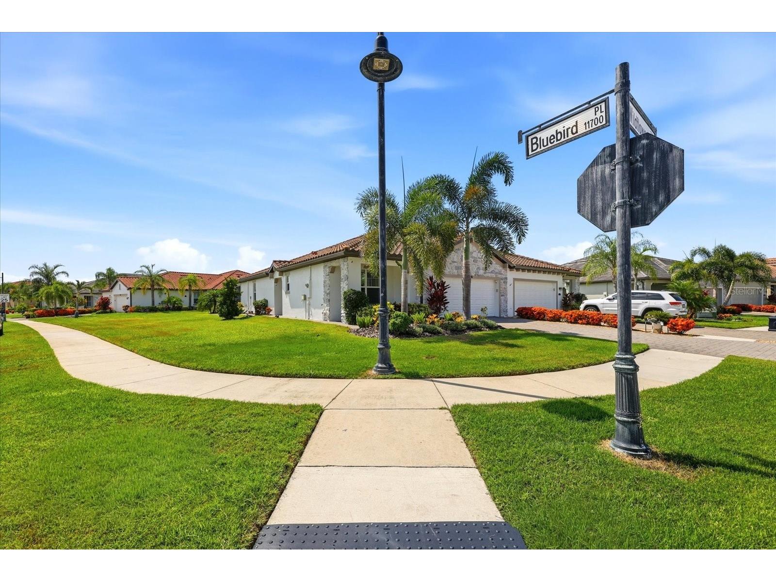 2405 Wildflower Run Lakewood Ranch FL 34211 A4698773 image5
