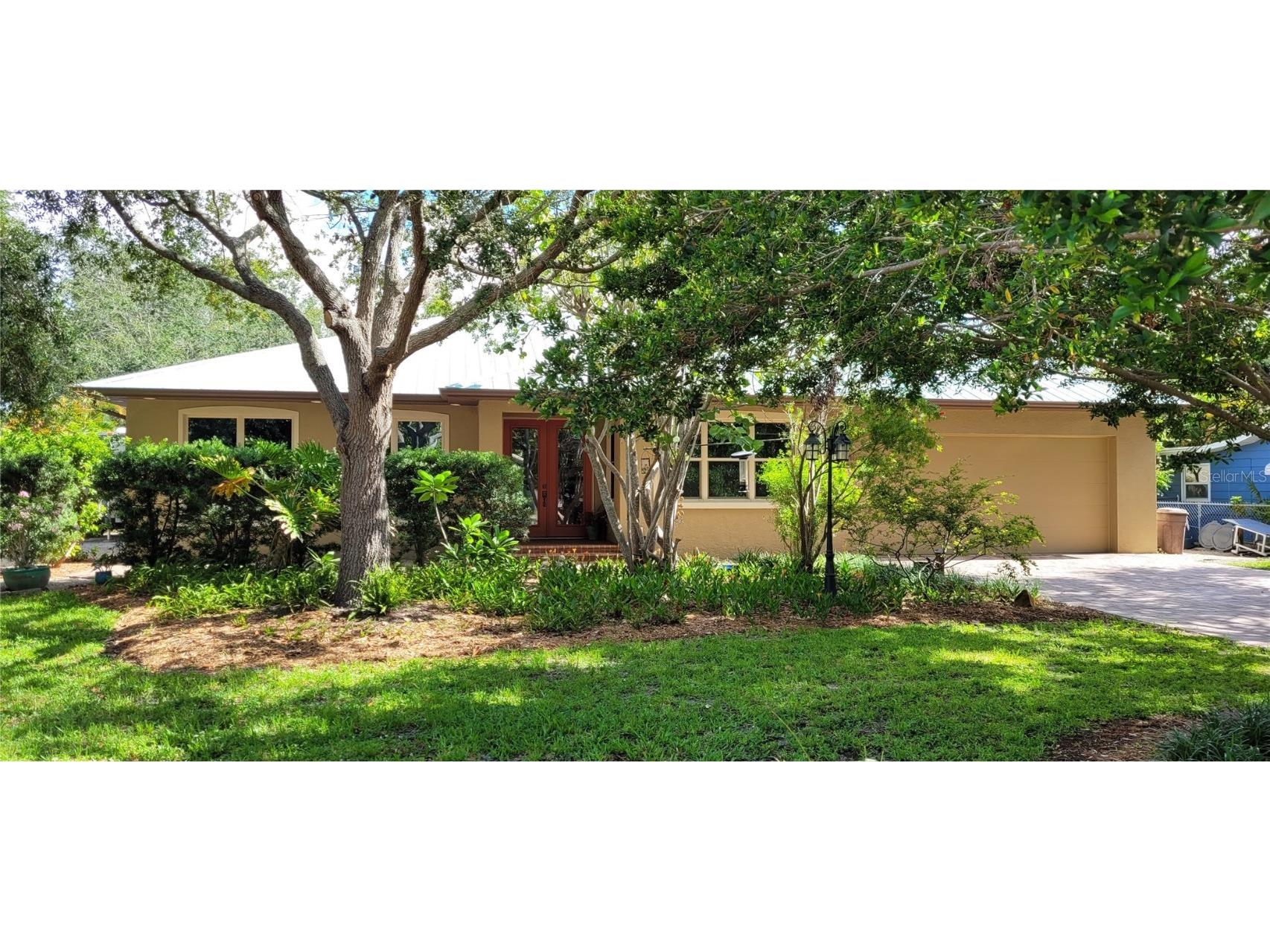 2405 Wood Street Sarasota FL 34237 A4575781 image1