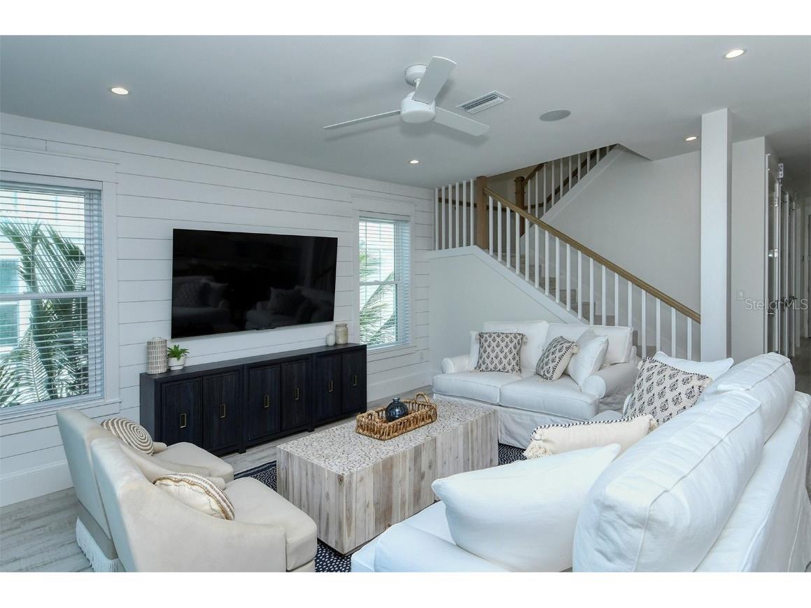 2406 Avenue C Bradenton Beach FL 34217 A4671874 image10