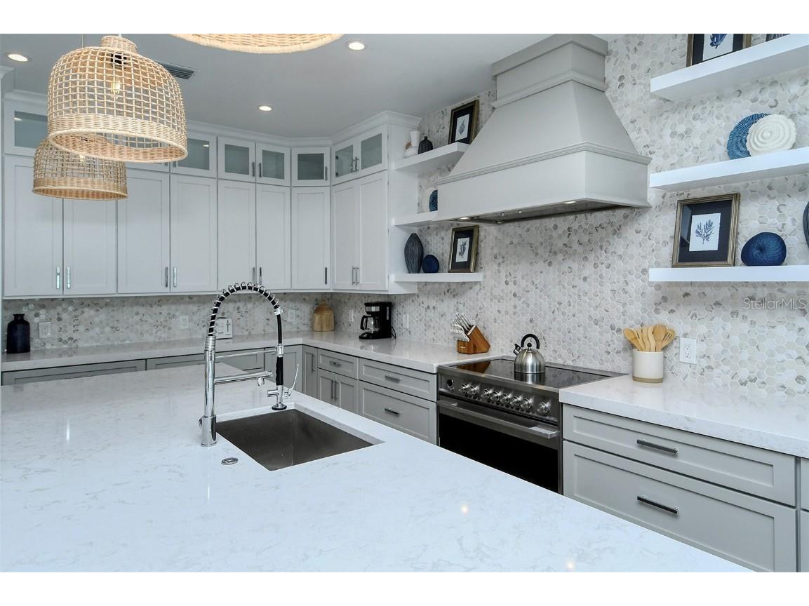 2406 Avenue C Bradenton Beach FL 34217 A4671874 image18