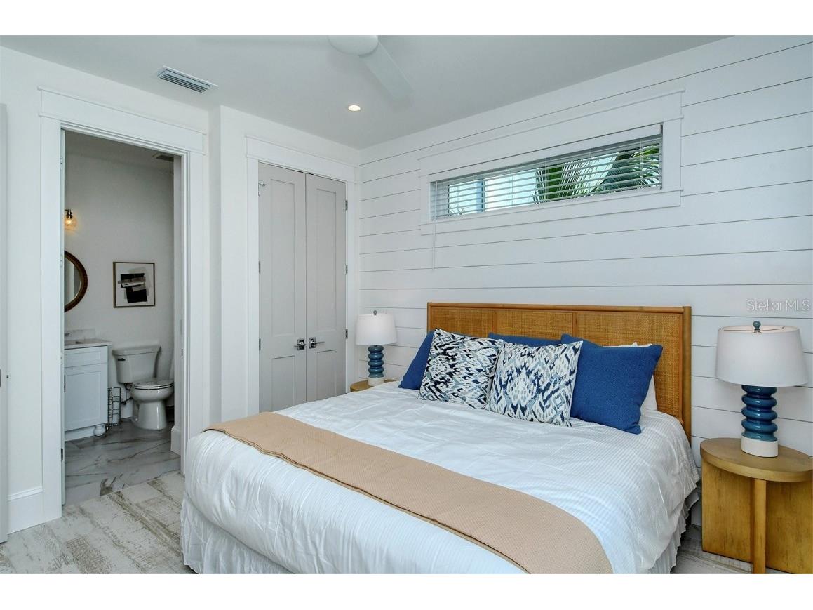 2406 Avenue C Bradenton Beach FL 34217 A4671874 image27