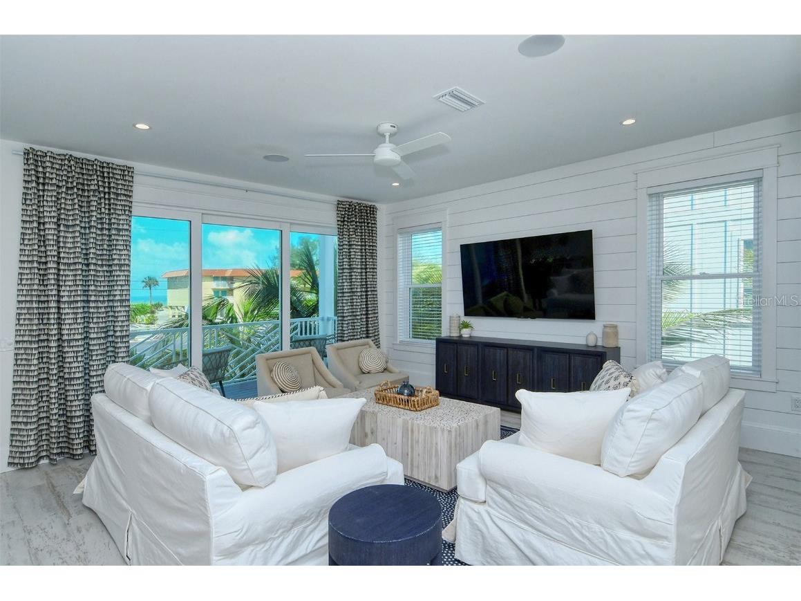 2406 Avenue C Bradenton Beach FL 34217 A4671874 image3