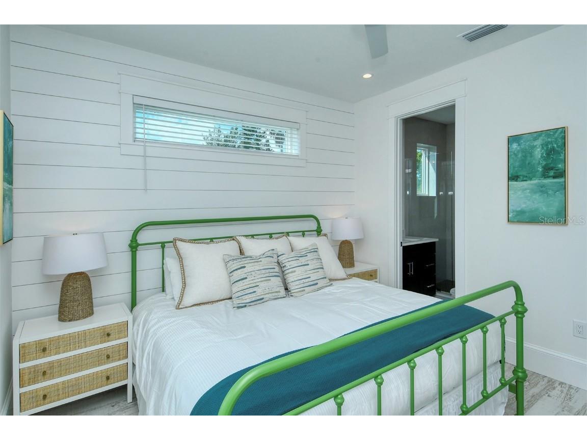 2406 Avenue C Bradenton Beach FL 34217 A4671874 image32