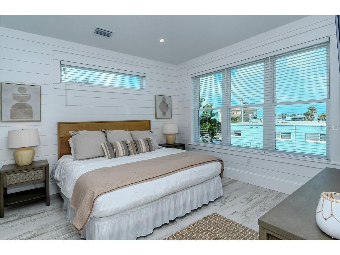 2406 Avenue C Bradenton Beach FL 34217 A4671874 image40