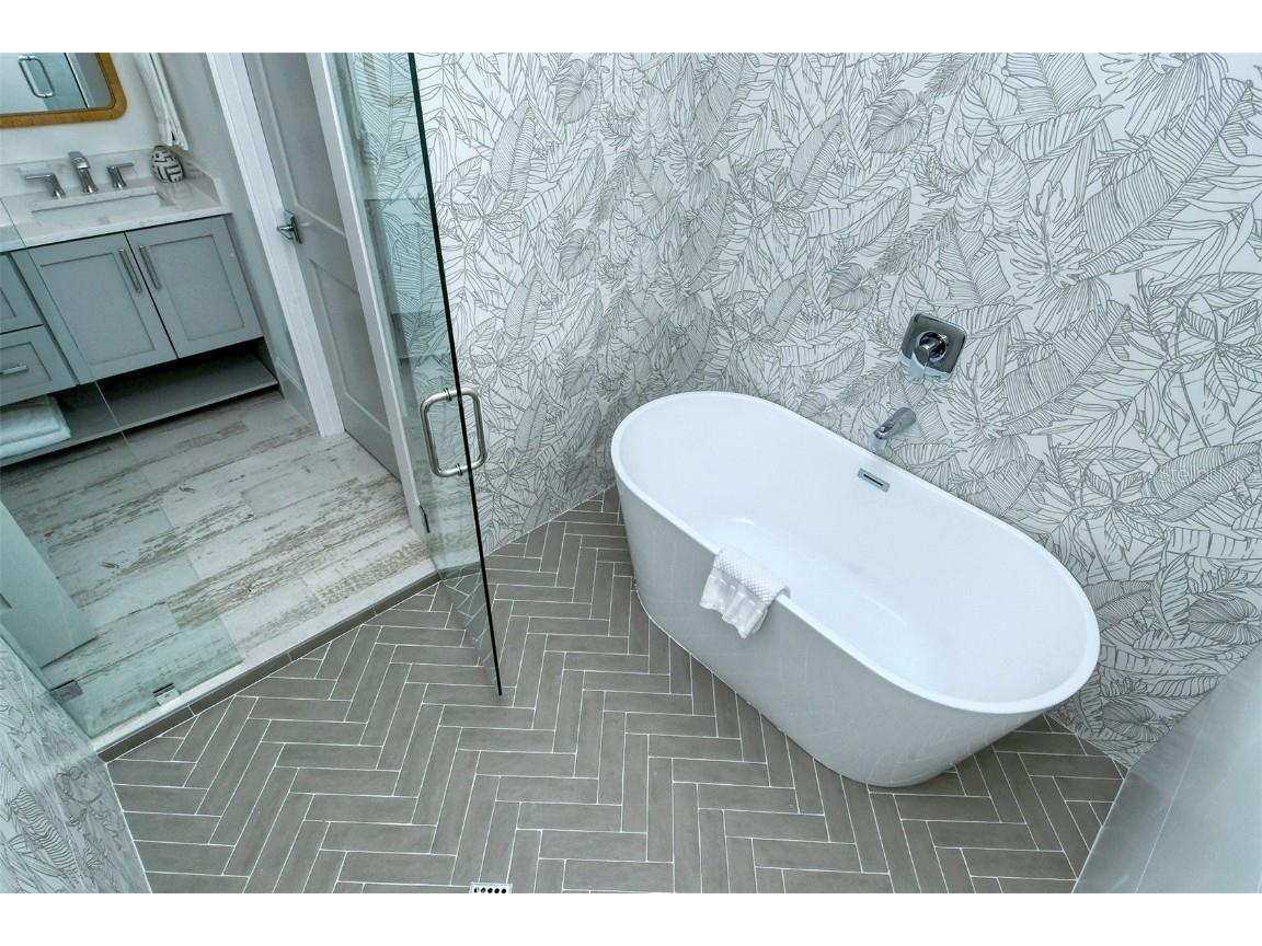 2406 Avenue C Bradenton Beach FL 34217 A4671874 image44