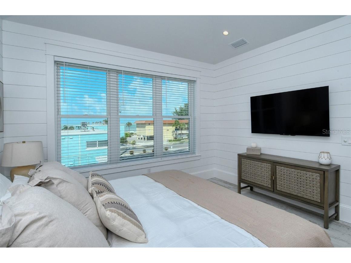 2406 Avenue C Bradenton Beach FL 34217 A4671874 image45