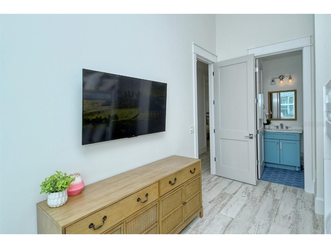 2406 Avenue C Bradenton Beach FL 34217 A4671874 image57