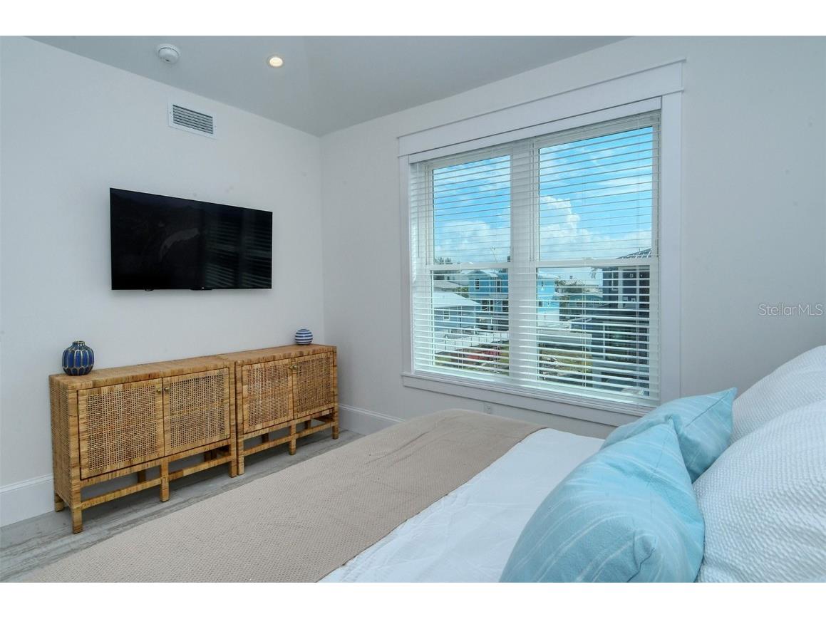 2406 Avenue C Bradenton Beach FL 34217 A4671874 image64