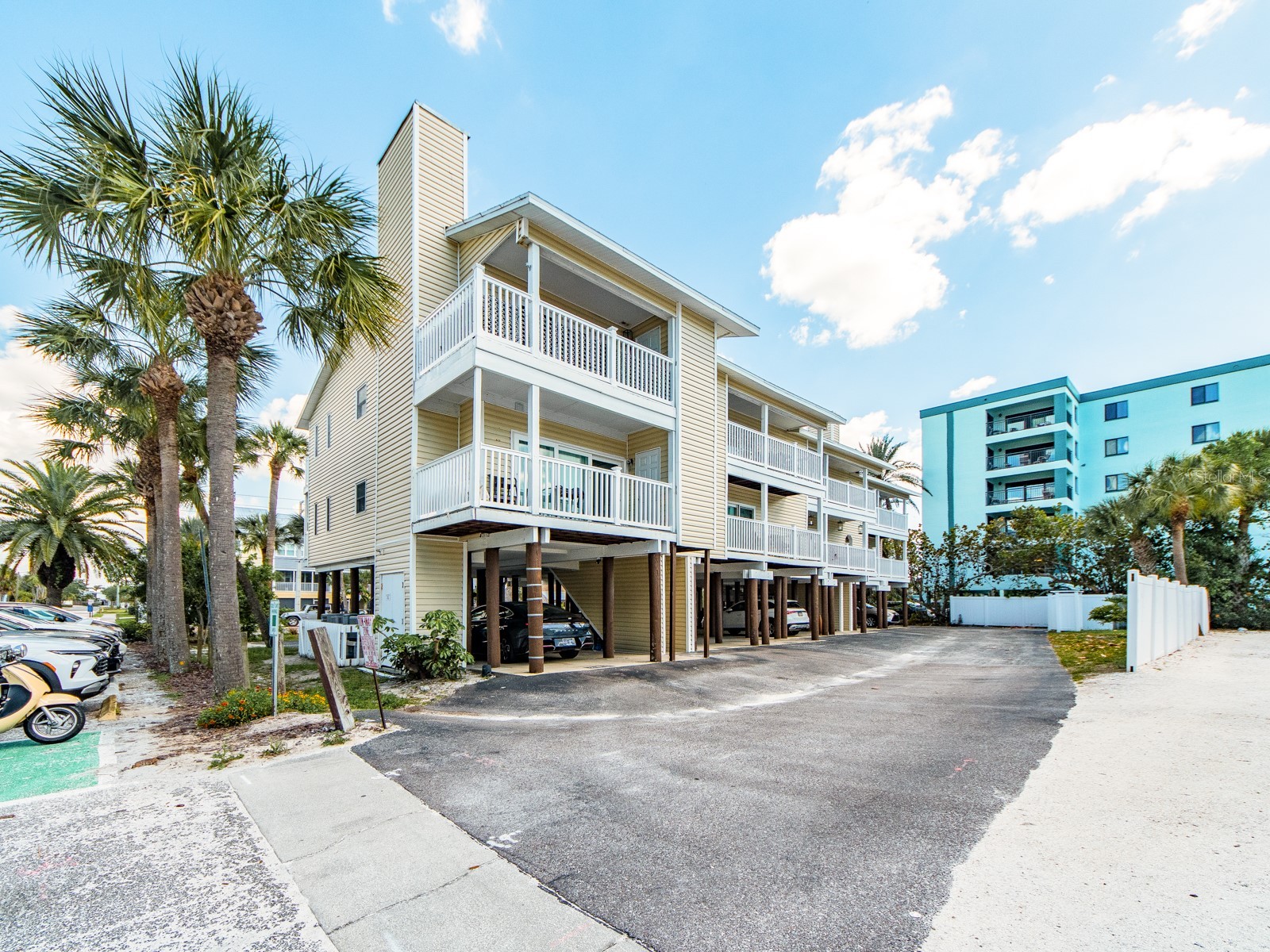 2406 Gulf Boulevard #204 Indian Rocks Beach FL 33785 TB8494357 image3