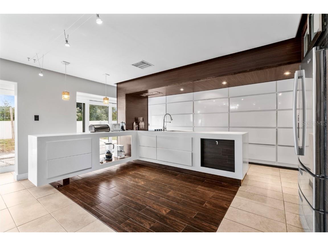 2406 Meadowbrook Drive Lutz FL 33558 TB8450843 image14