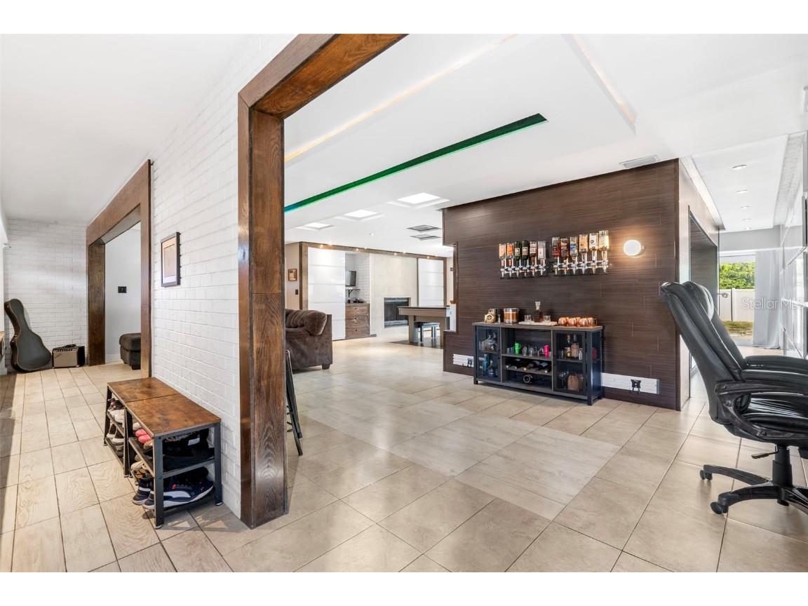 2406 Meadowbrook Drive Lutz FL 33558 TB8450843 image3