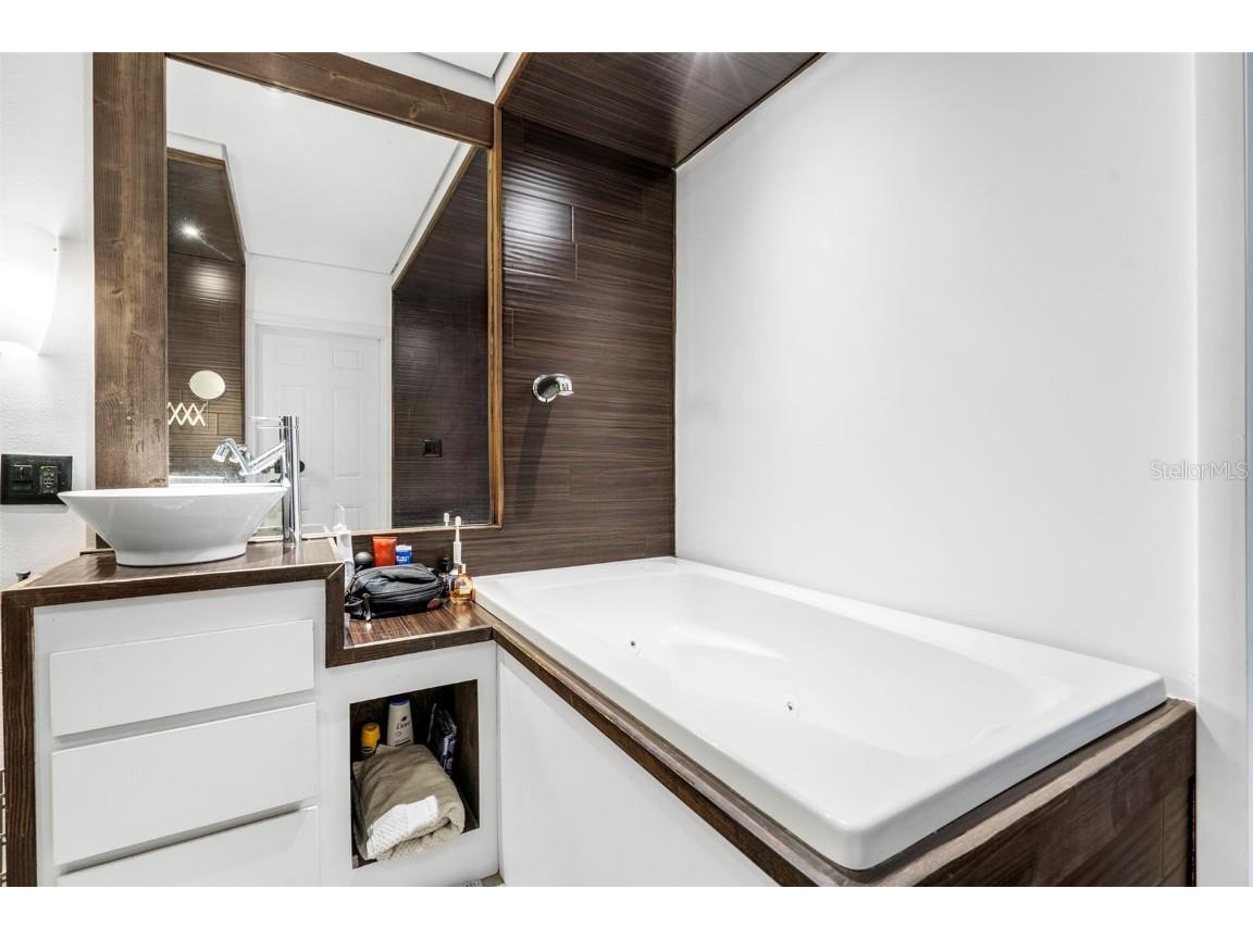 2406 Meadowbrook Drive Lutz FL 33558 TB8450843 image31