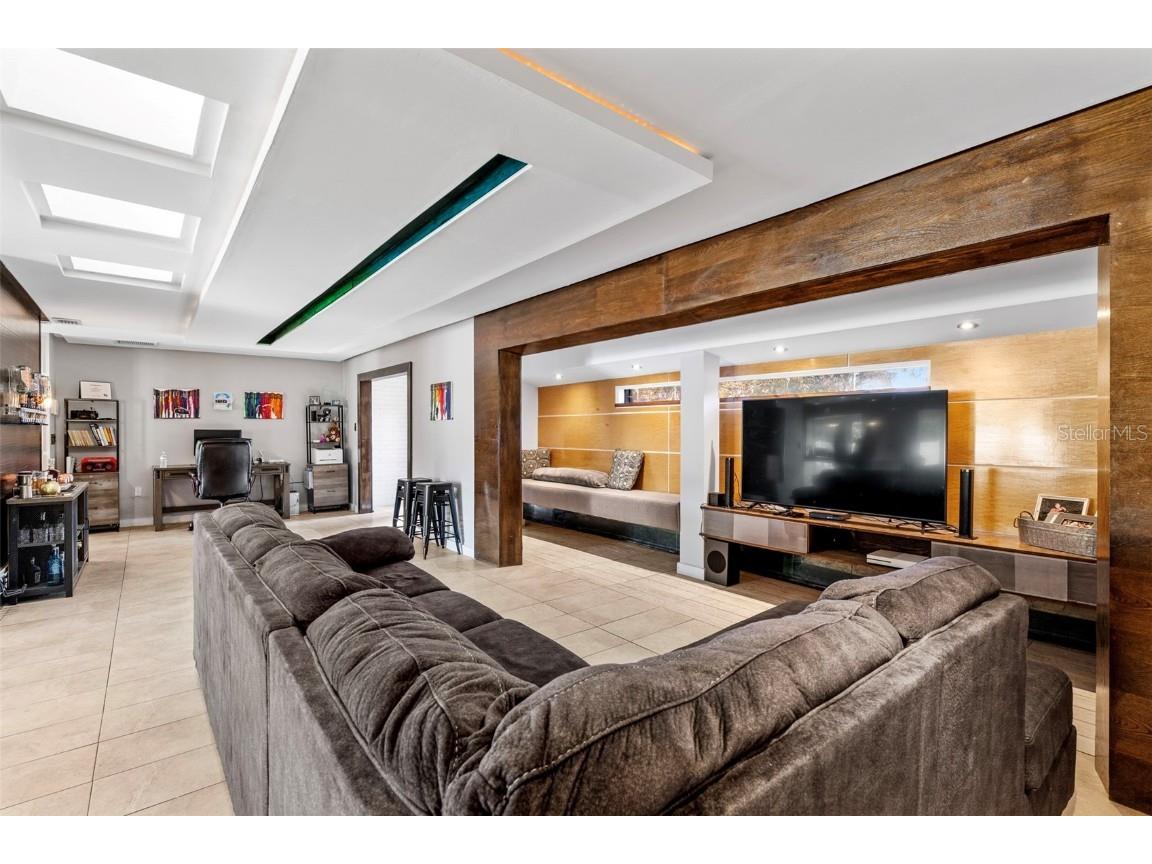 2406 Meadowbrook Drive Lutz FL 33558 TB8450843 image8