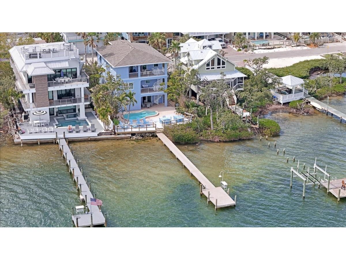 2407 Avenue A Bradenton Beach FL 34217 - SARASOTA BAY ANNA MARIA SOUND A4642922 image1