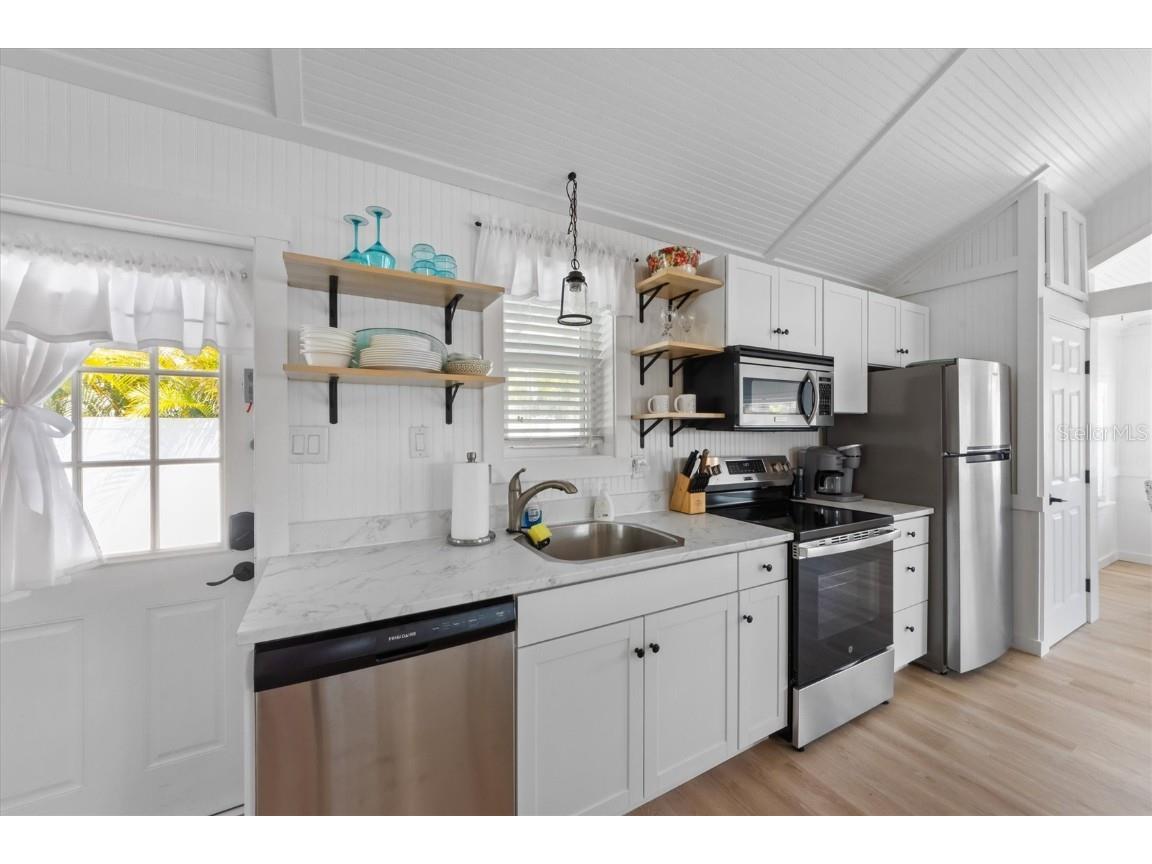 2408 Avenue B Bradenton Beach FL 34217 A4641533 image14