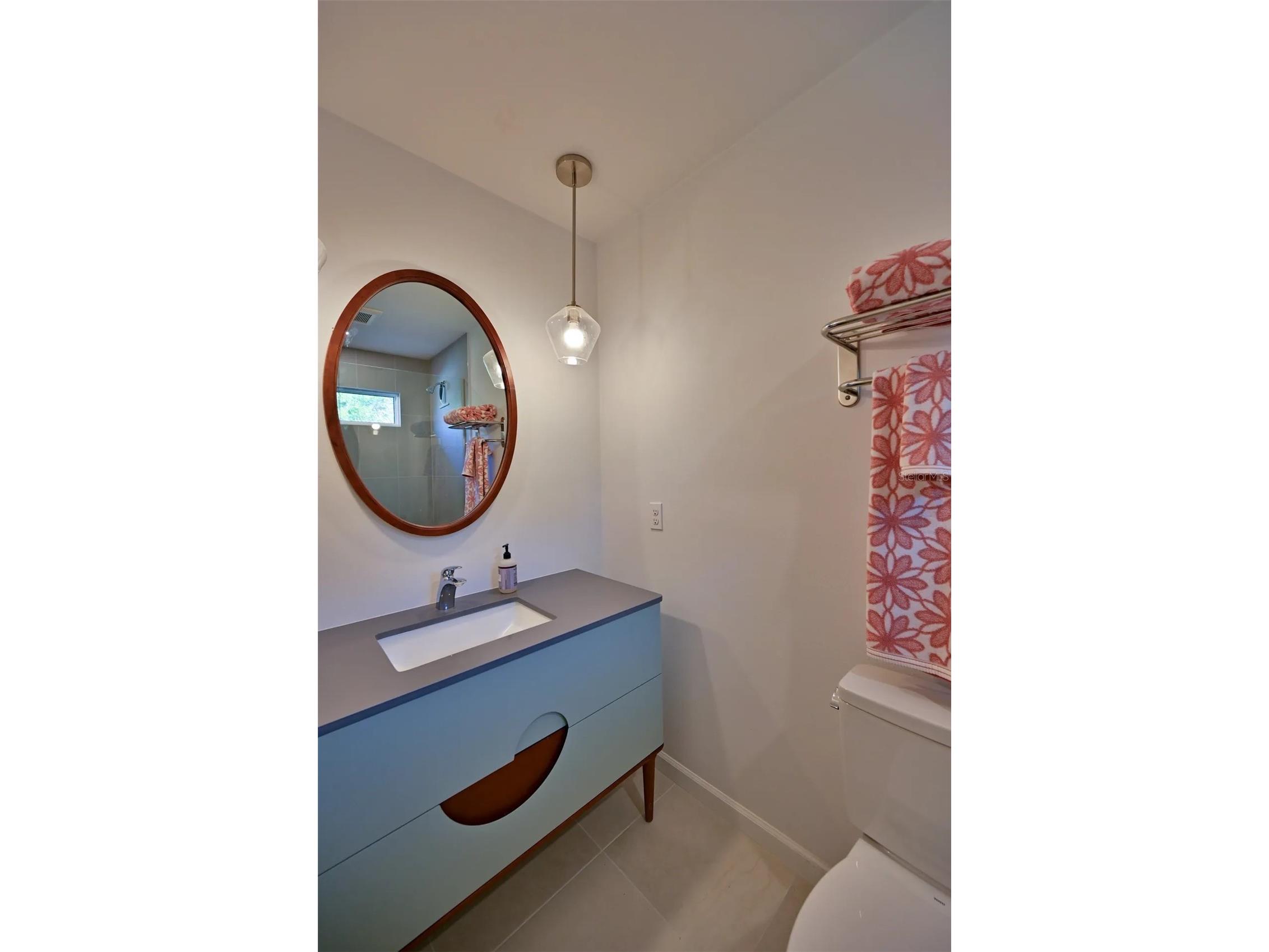 2408 Hillview Street Sarasota FL 34239 A4683579 image13