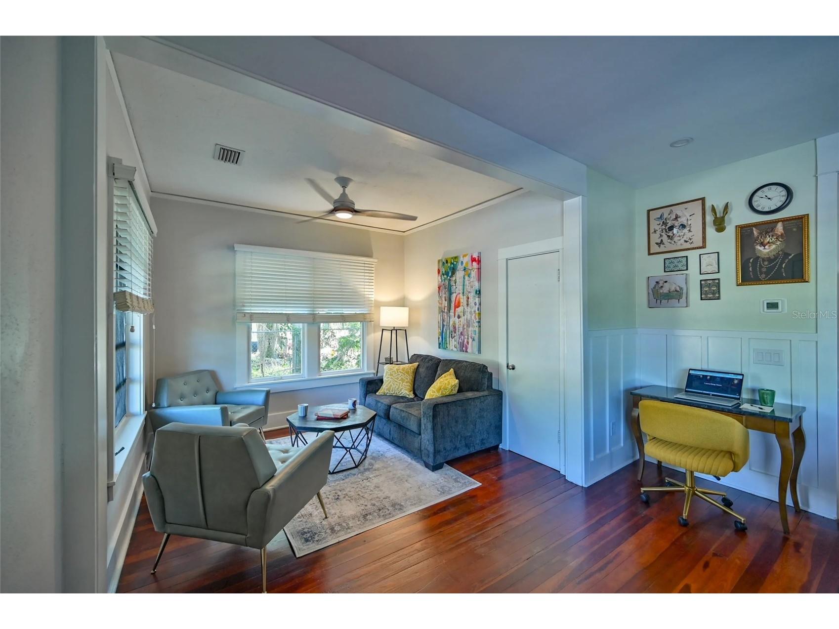 2408 Hillview Street Sarasota FL 34239 A4683579 image4
