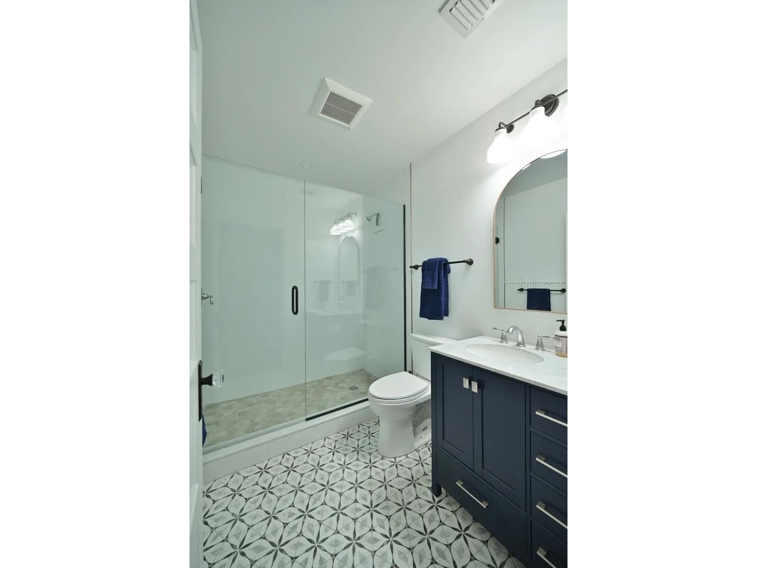2408 Hillview Street Sarasota FL 34239 A4683579 image8