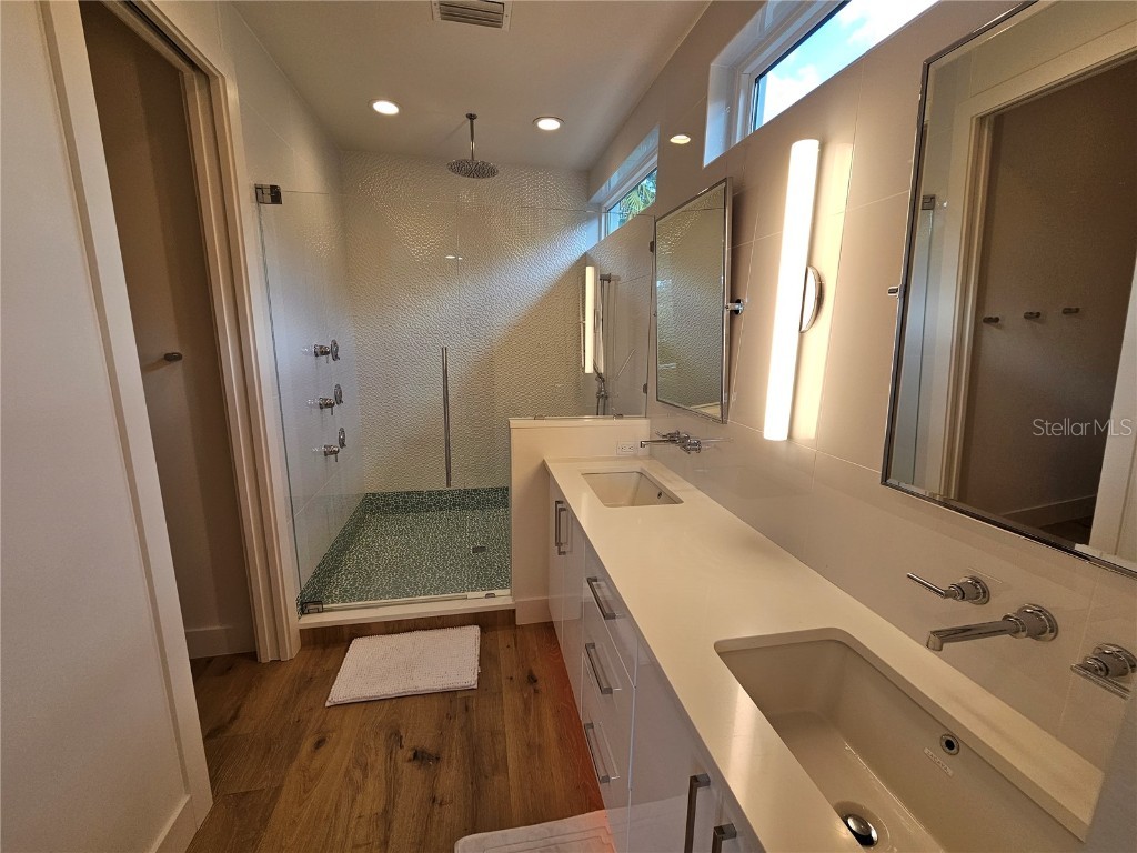 2408 Nassau Street Sarasota FL 34231 O6340899 image29