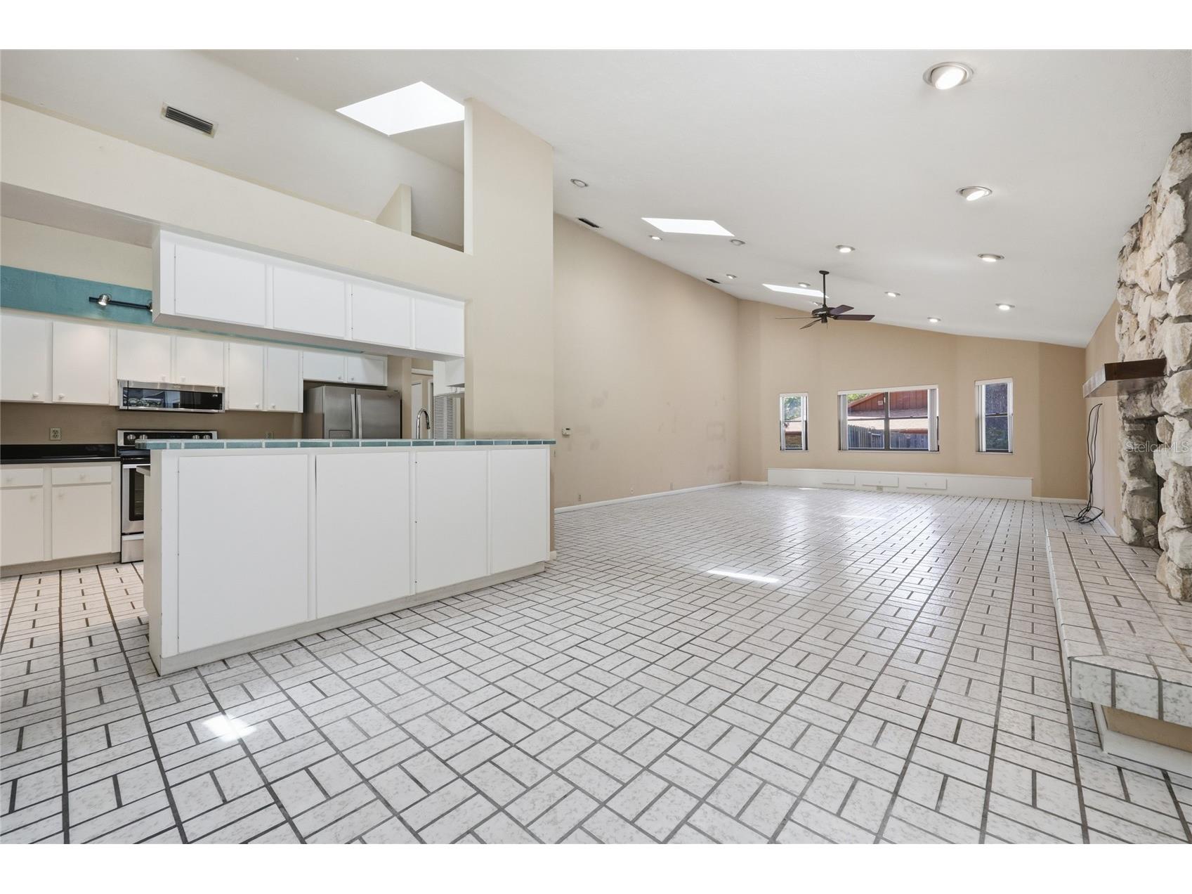 2408 NW 14th Place Gainesville FL 32605 GC538957 image19