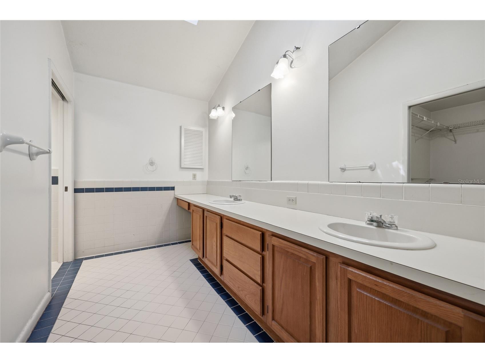 2408 NW 14th Place Gainesville FL 32605 GC538957 image32