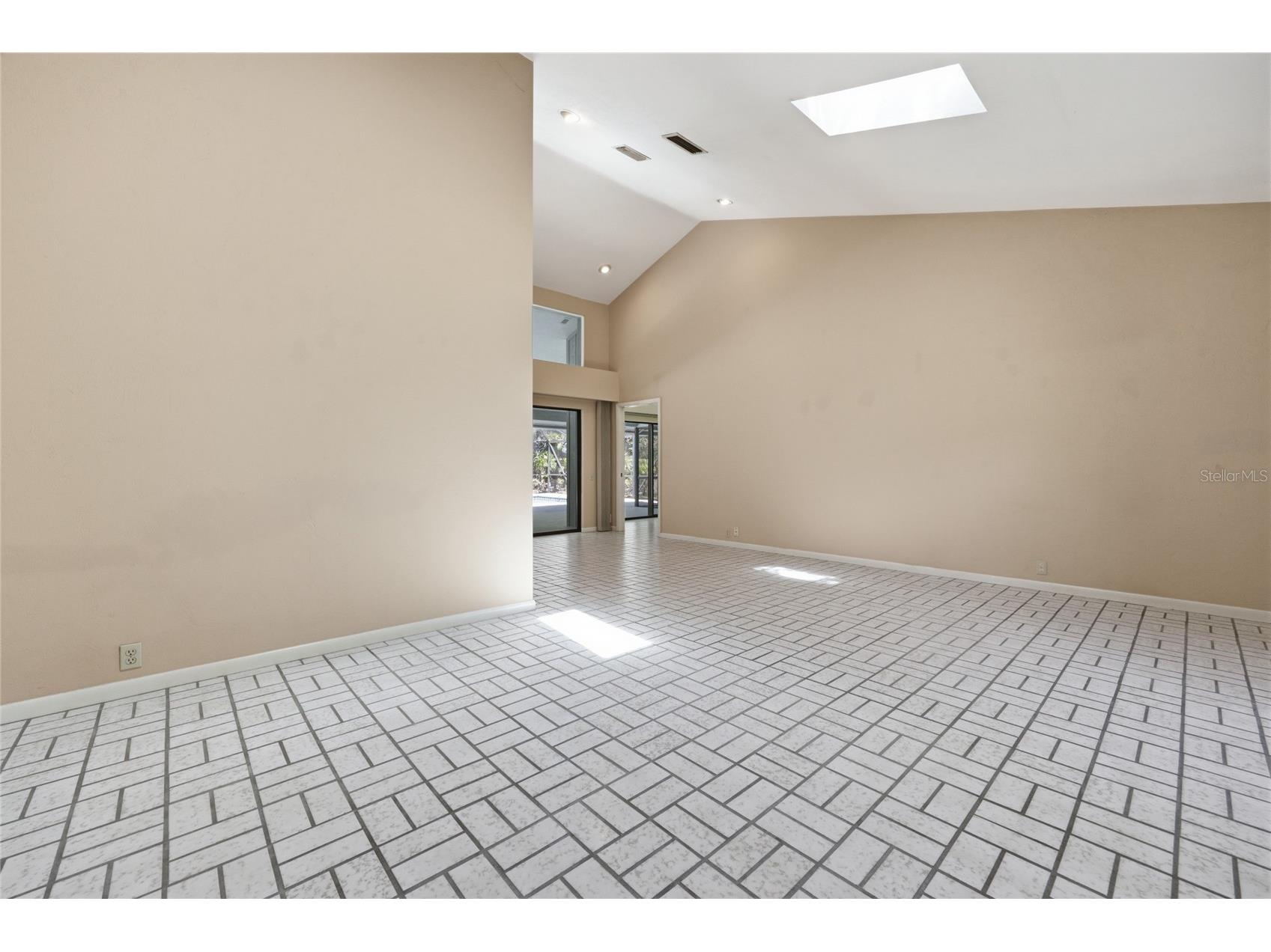 2408 NW 14th Place Gainesville FL 32605 GC538957 image6