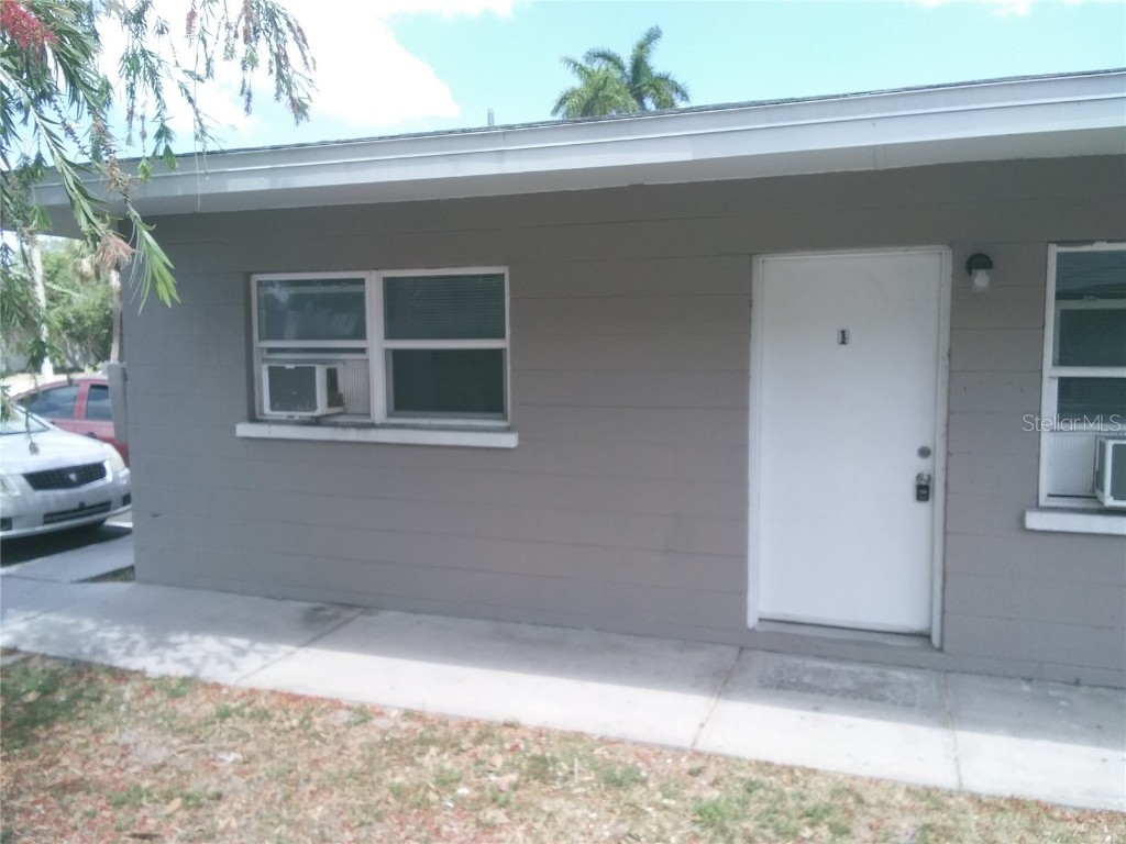 2409 13th Street W #1 Bradenton FL 34205 U8198199 image1