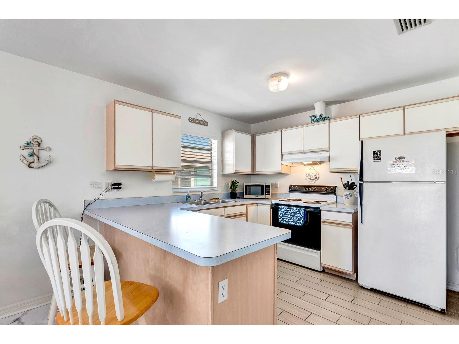 2409 Avenue B Bradenton Beach FL 34217 A4682915 image15