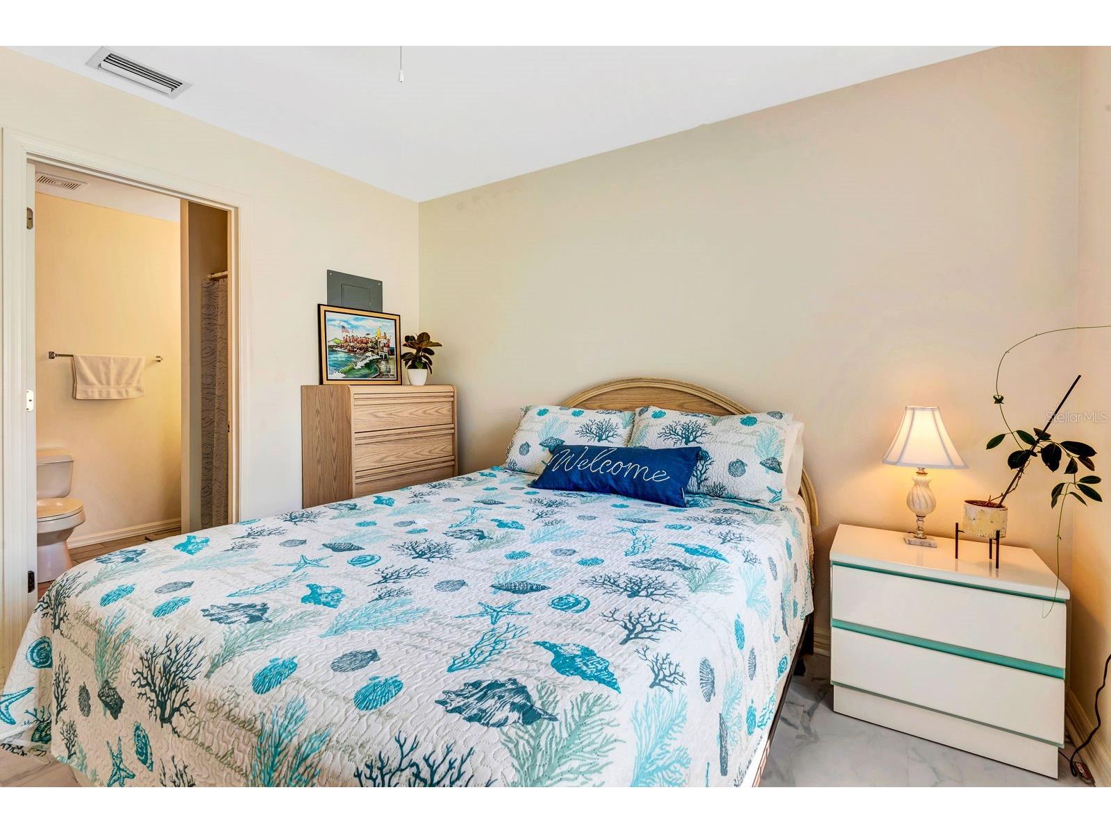 2409 Avenue B Bradenton Beach FL 34217 A4682915 image23