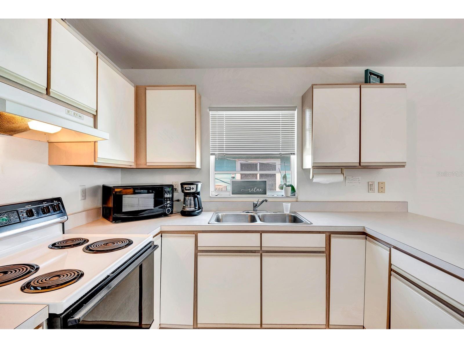 2409 Avenue B Bradenton Beach FL 34217 A4682915 image31