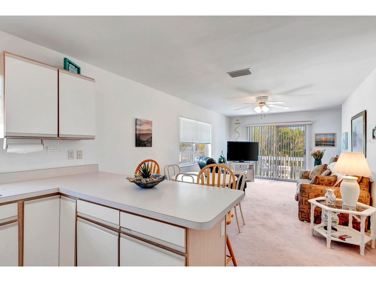 2409 Avenue B Bradenton Beach FL 34217 A4682915 image32