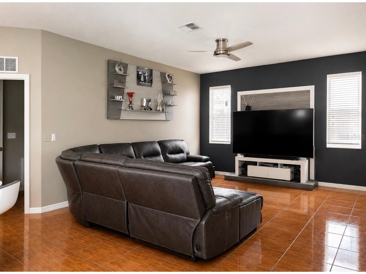 2409 Dorado Avenue Haines City FL 33844 P4938654 image17