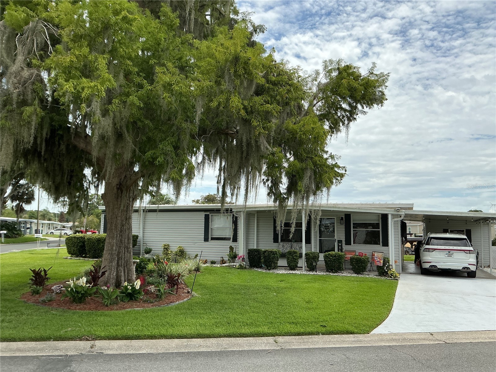 2409 Vindale Road Tavares FL 32778 - HARRIS CHAIN OF LAKES G5113074 image1