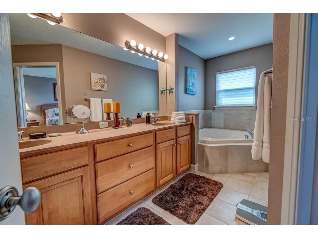 241 17th Street N Bradenton Beach FL 34217 C7523779 image22