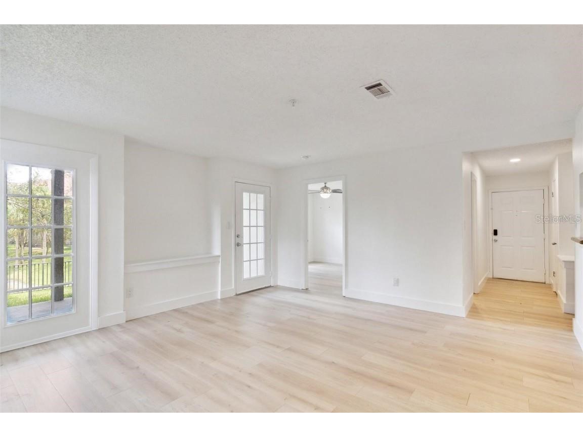 241 Afton Square #102 Altamonte Springs FL 32714 O6362139 image3