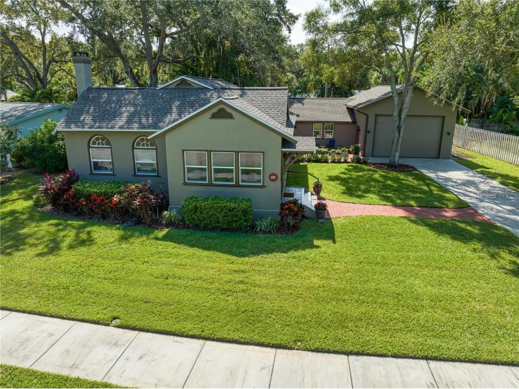 241 Garden Circle N Dunedin FL 34698 U8217194 image1