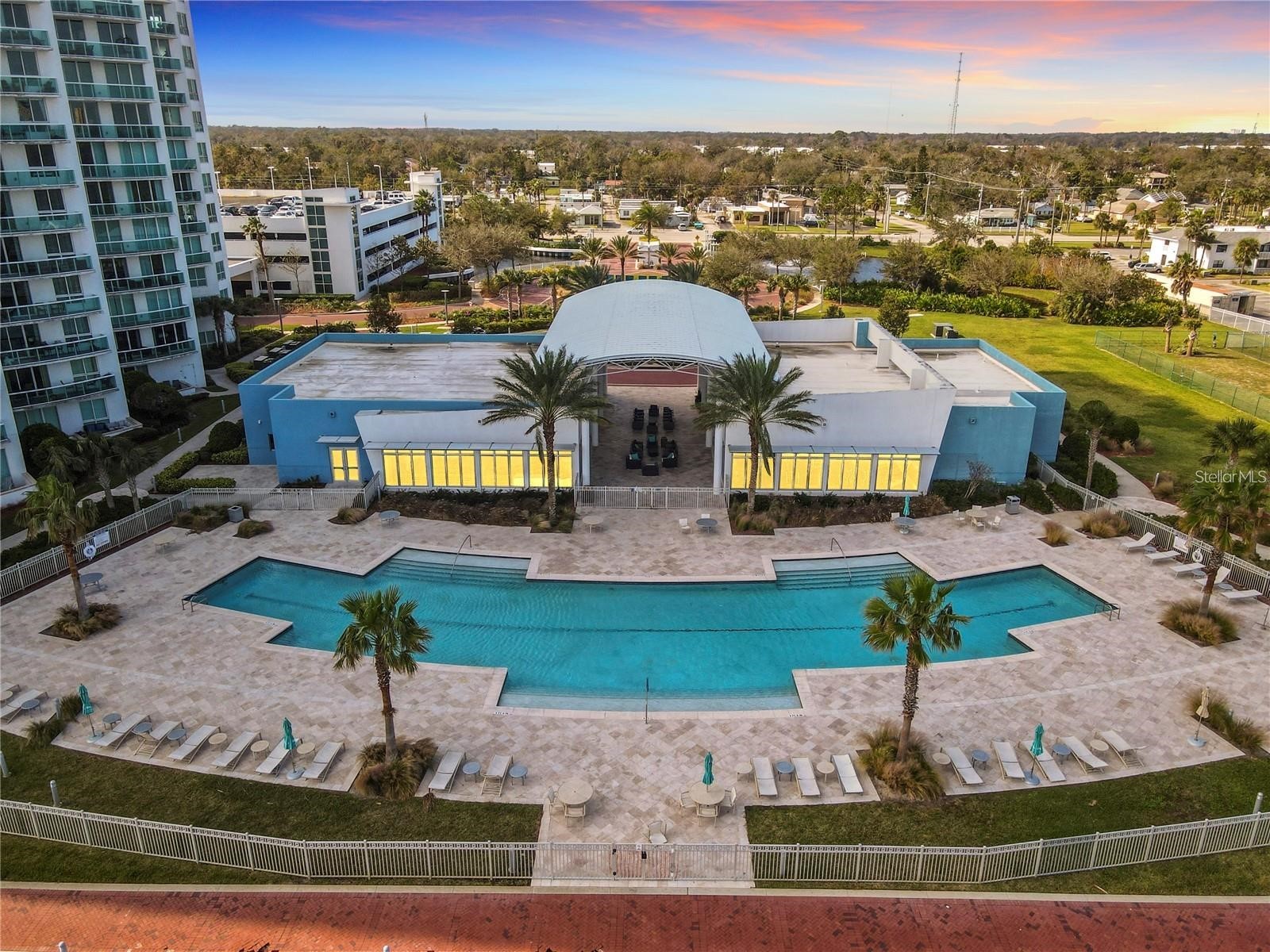 241 Riverside Drive #1809 Daytona Beach FL 32117 V4949135 image3