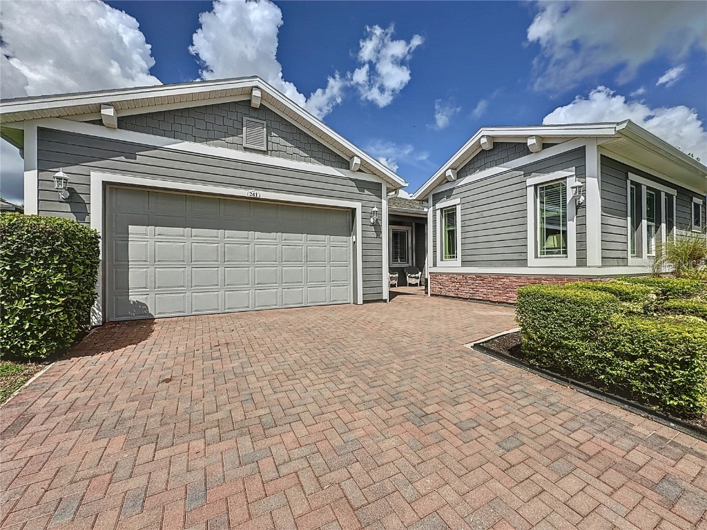 241 Silver Maple Road Groveland FL 34736 G5085640 image1