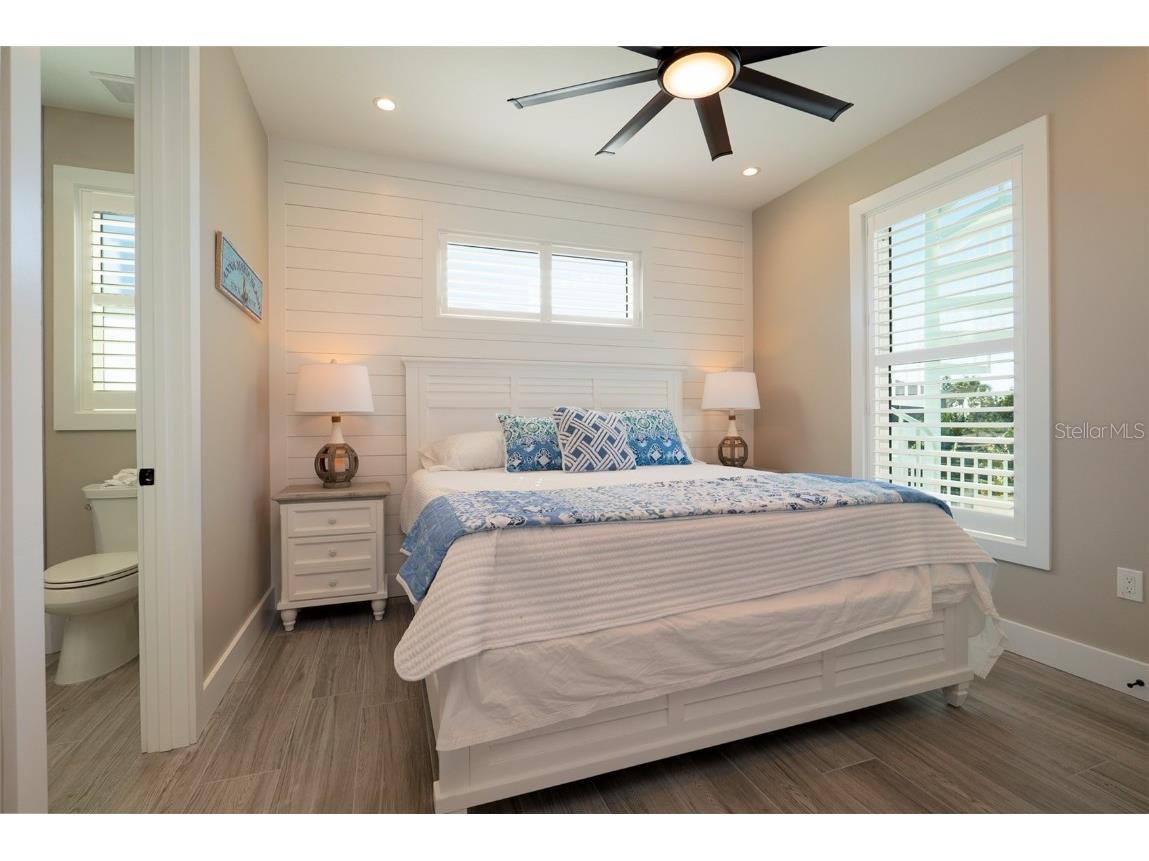 2410 Avenue B Bradenton Beach FL 34217 A4658000 image18