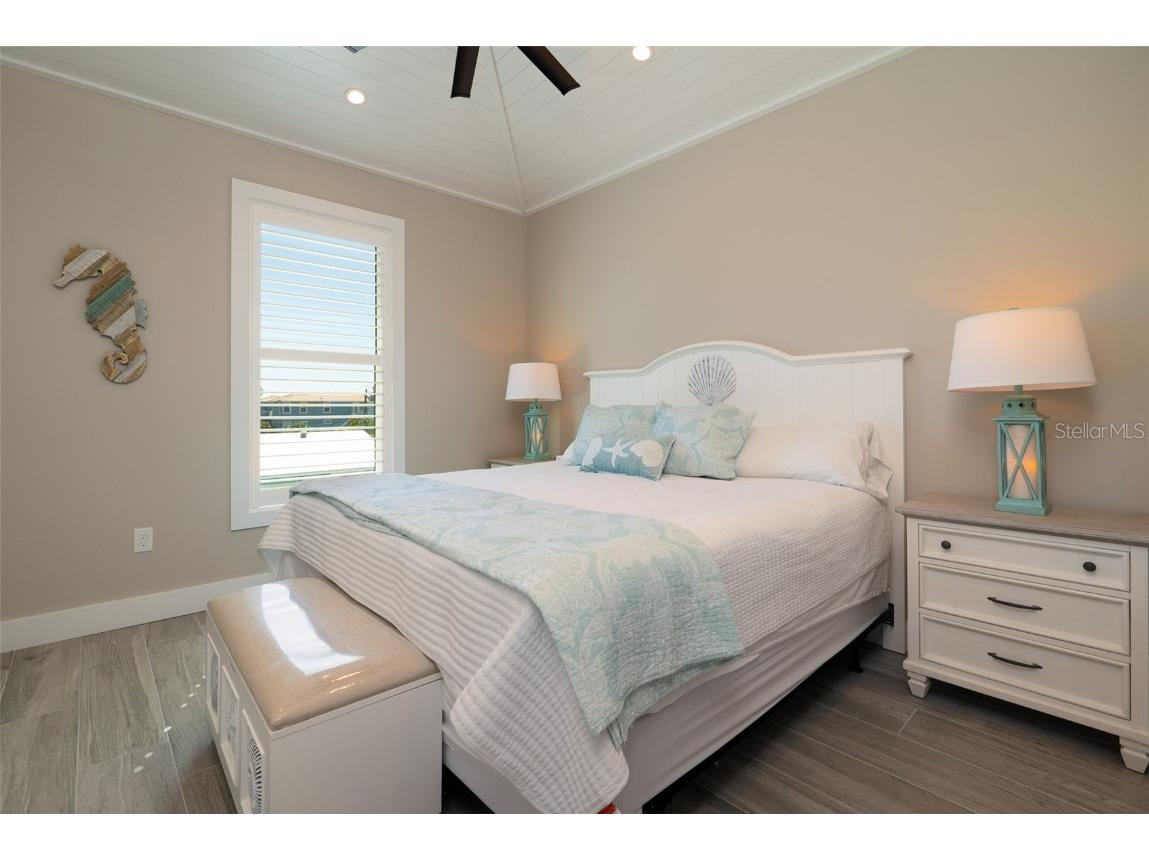 2410 Avenue B Bradenton Beach FL 34217 A4658000 image21