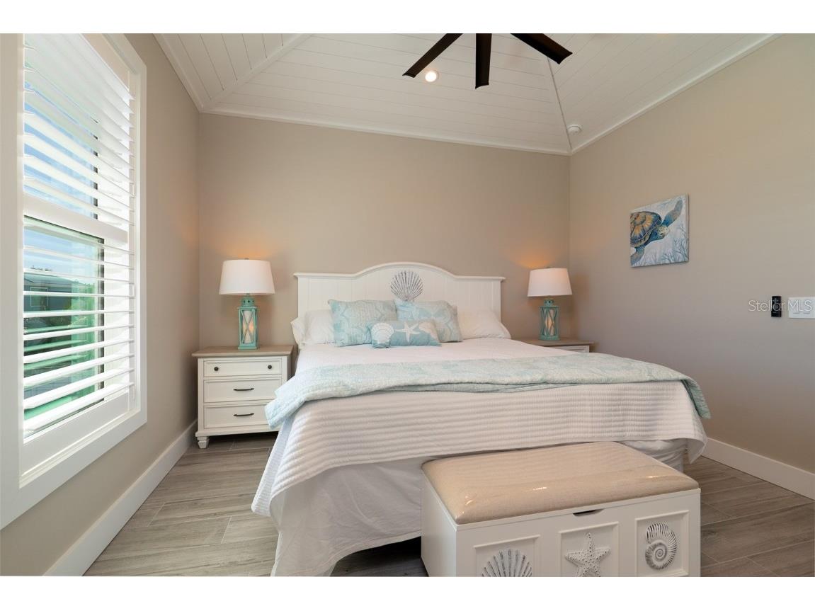 2410 Avenue B Bradenton Beach FL 34217 A4658000 image23