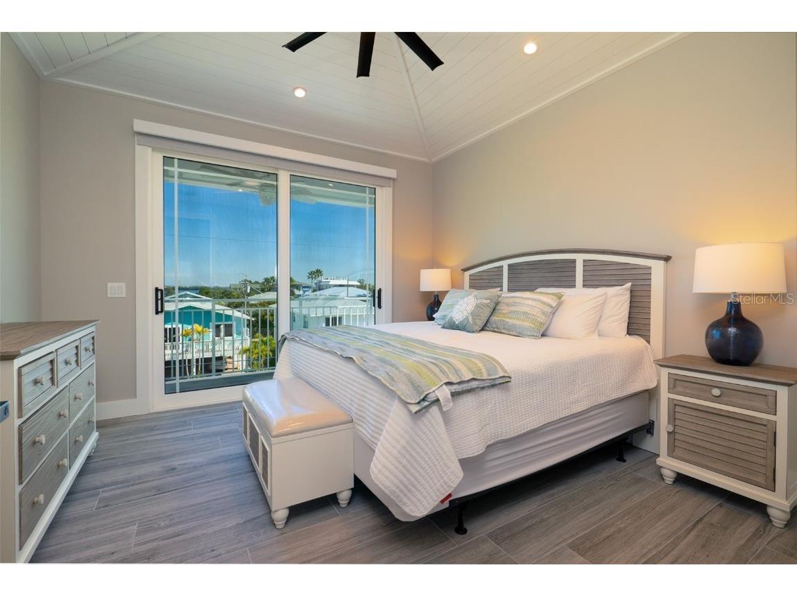 2410 Avenue B Bradenton Beach FL 34217 A4658000 image25