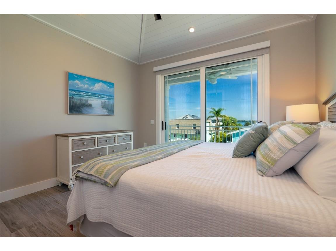 2410 Avenue B Bradenton Beach FL 34217 A4658000 image26