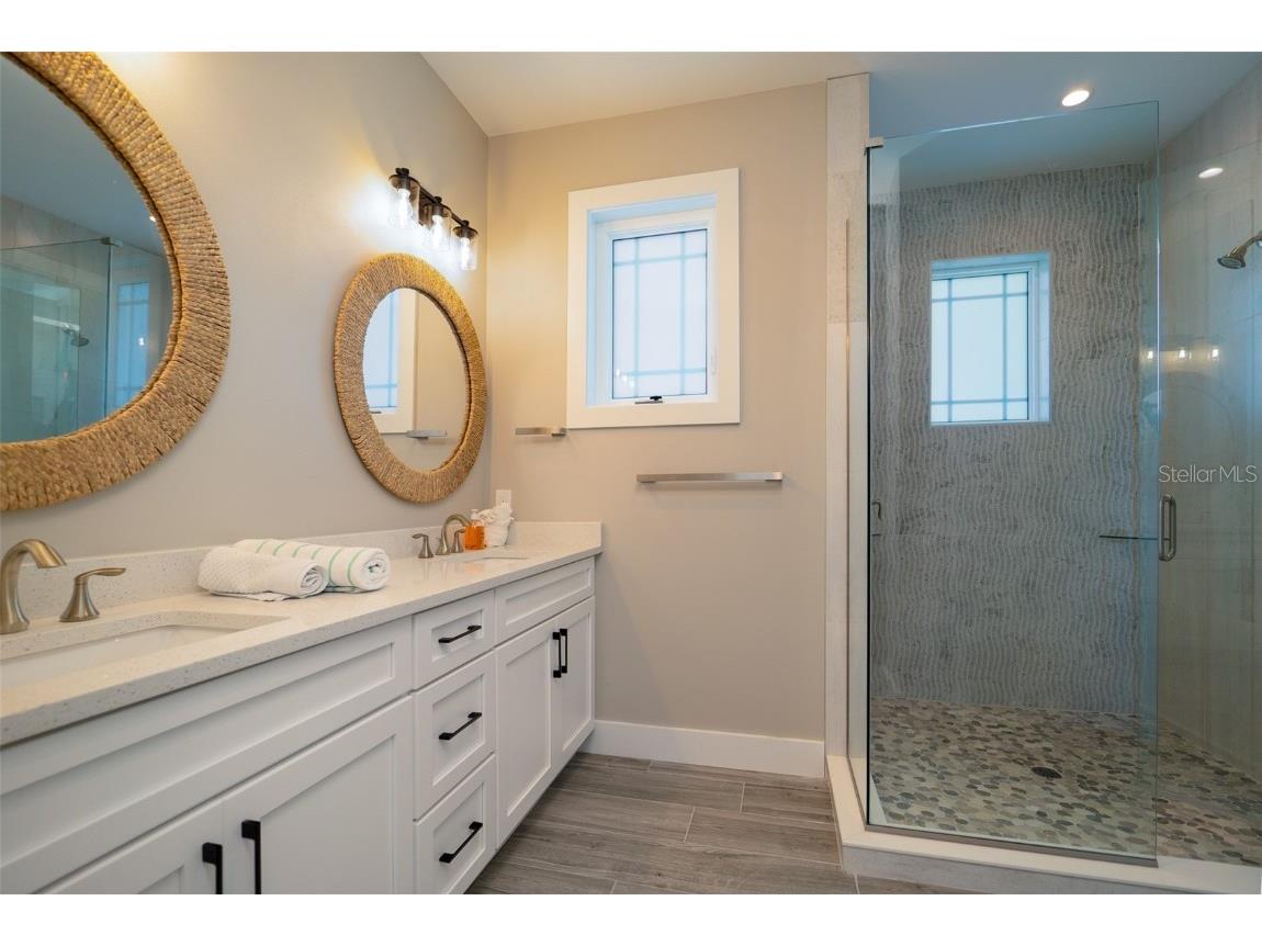 2410 Avenue B Bradenton Beach FL 34217 A4658000 image32