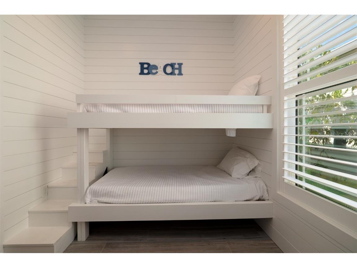 2410 Avenue B Bradenton Beach FL 34217 A4658000 image34