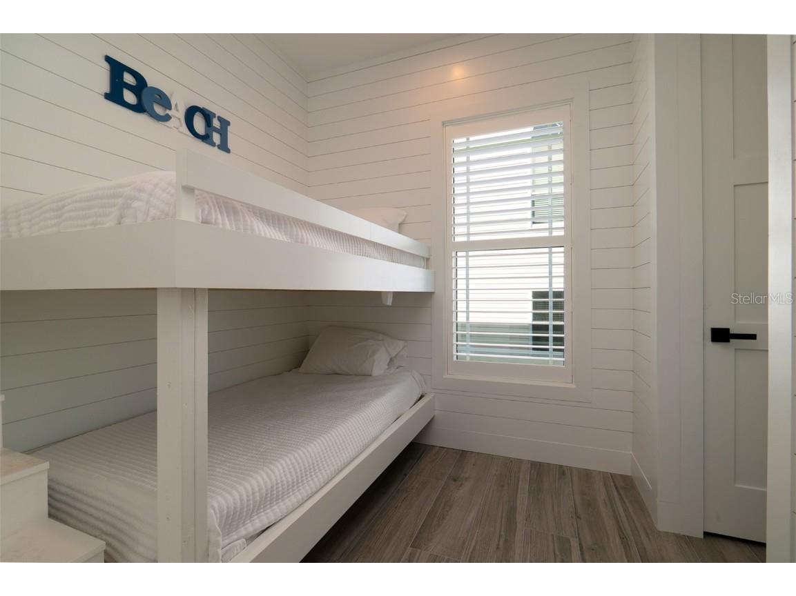 2410 Avenue B Bradenton Beach FL 34217 A4658000 image35