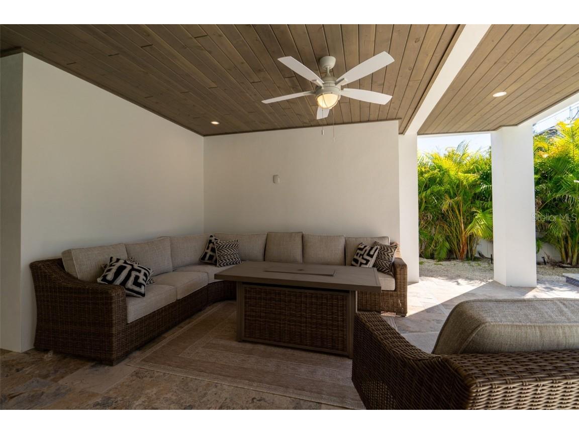 2410 Avenue B Bradenton Beach FL 34217 A4658000 image58