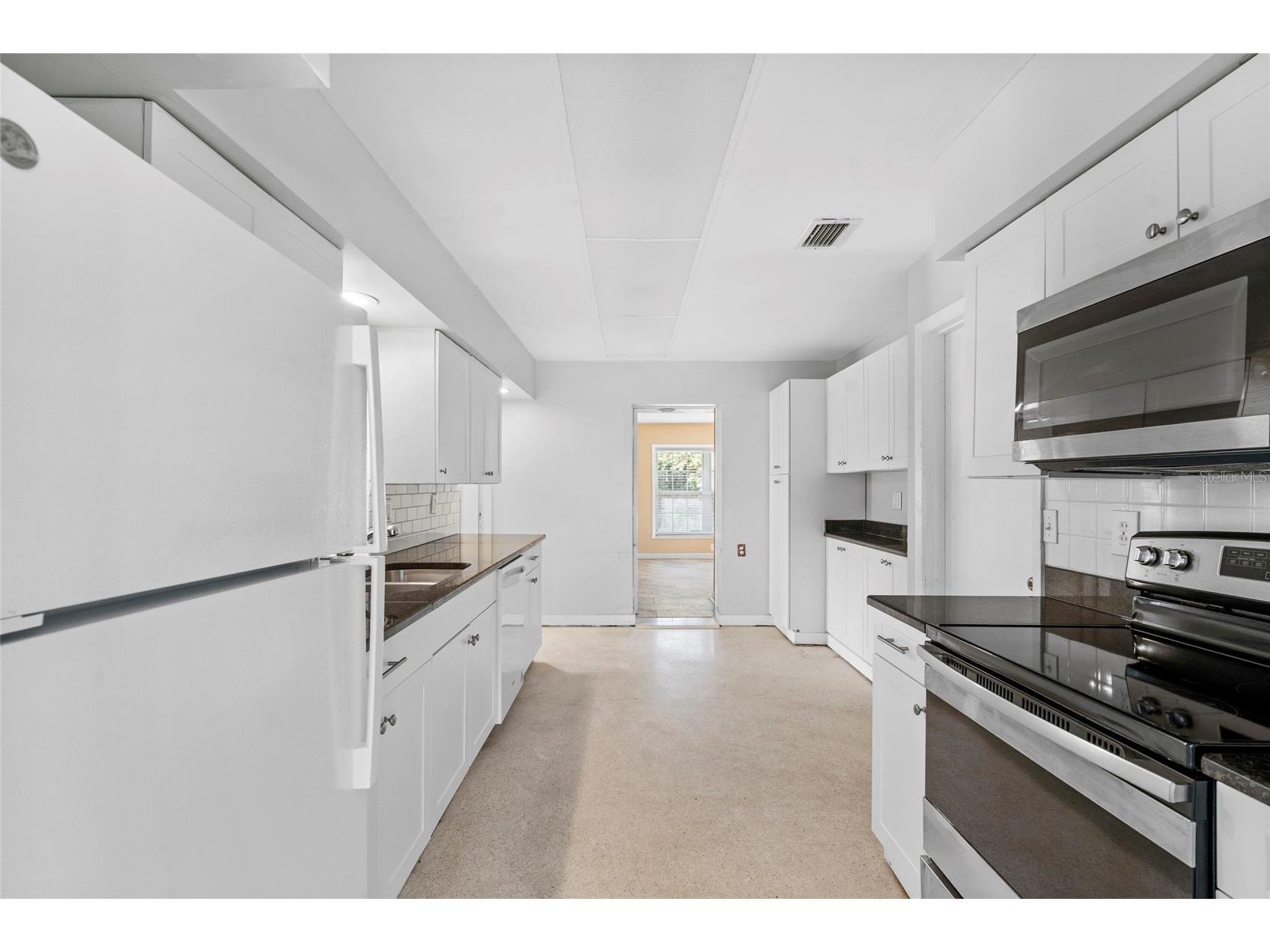 2410 Britannia Road Sarasota FL 34231 A4659887 image12